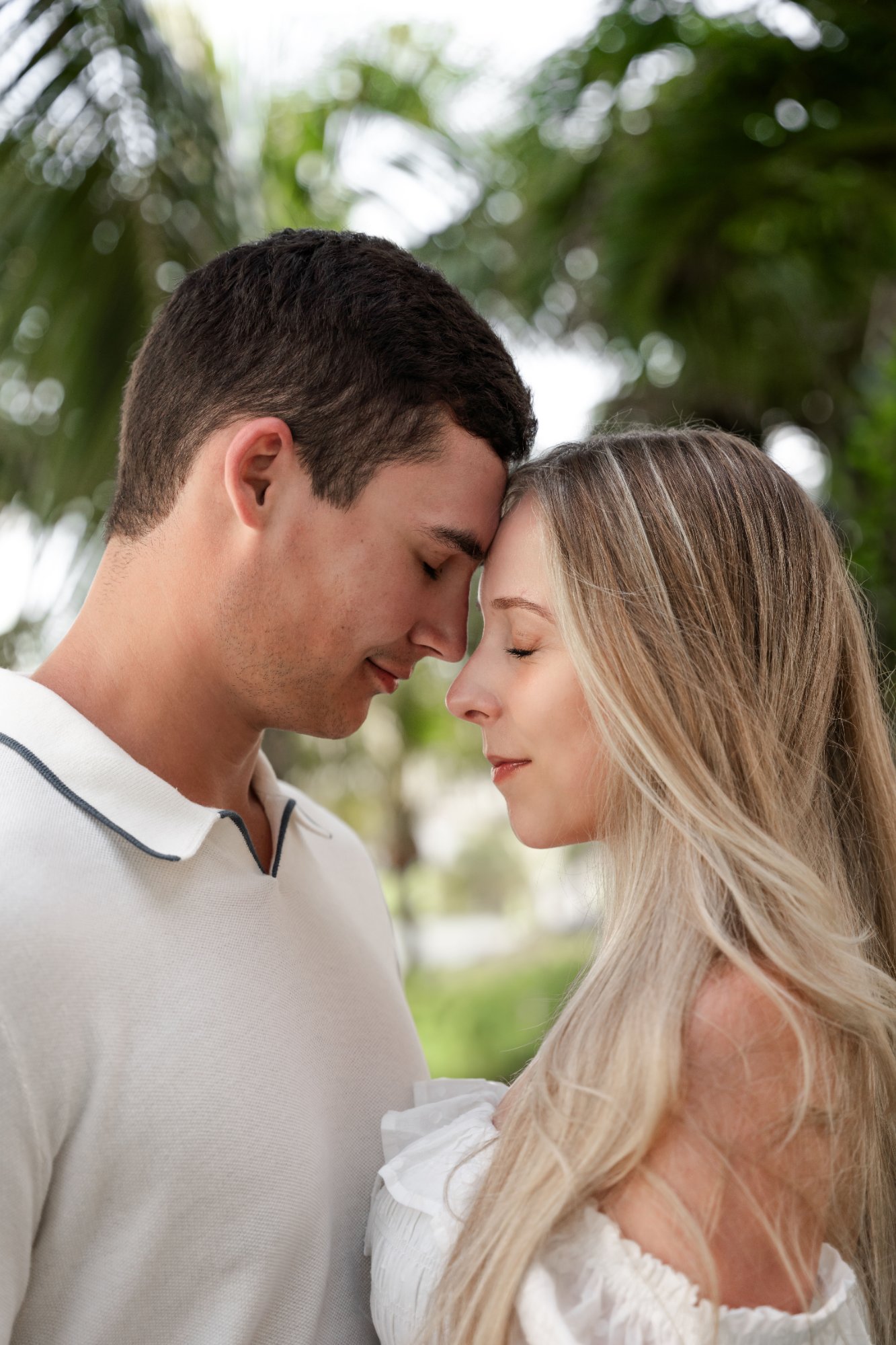 Couple on the Pacific cliffs, Los Cabos
