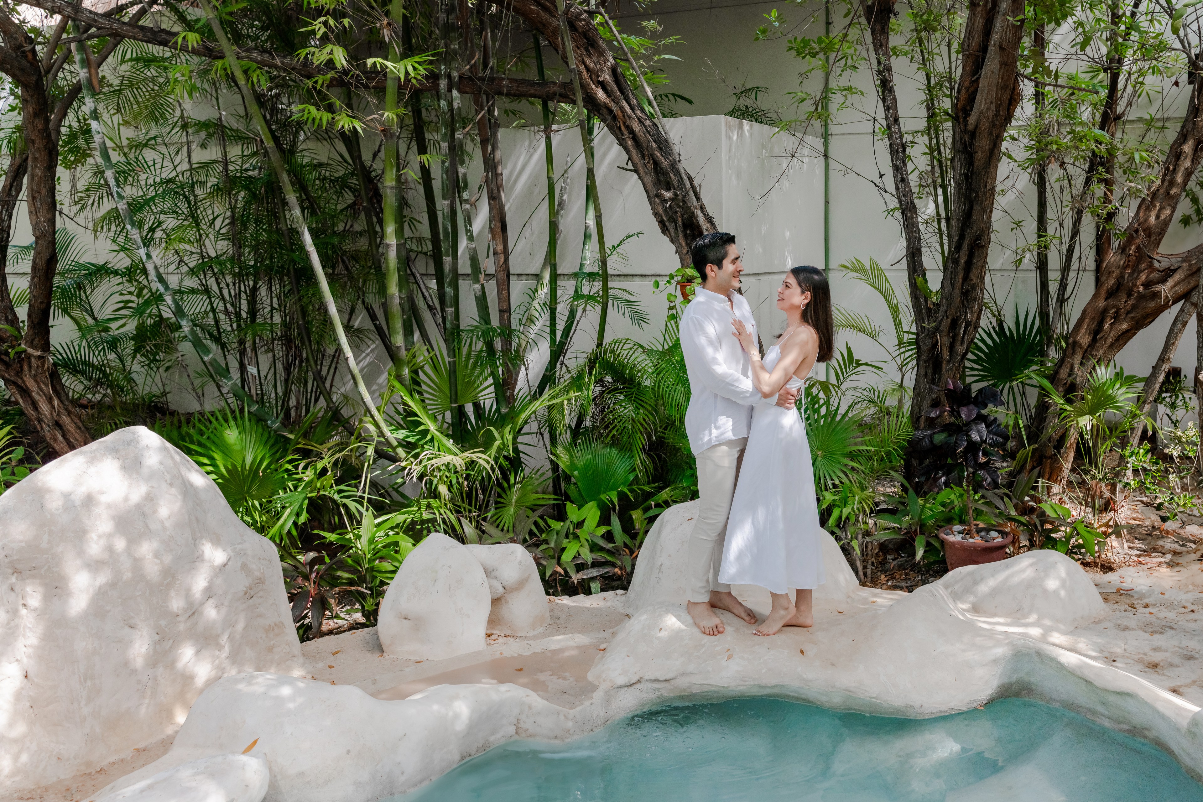 Couple at the Riviera Maya in a turquoise water portrait by IVAE Studios