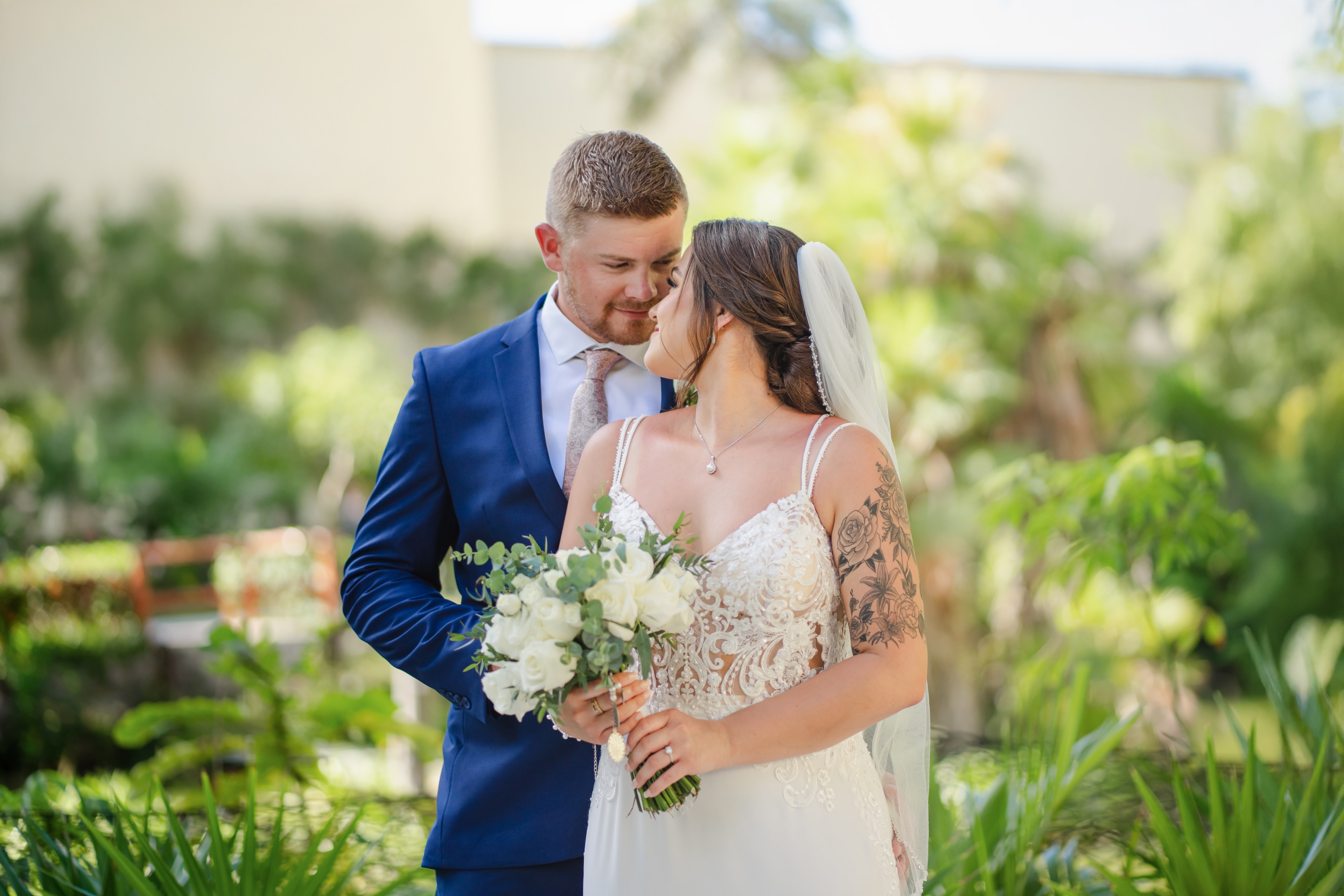 10 Preguntas que Hacerle a tu Fotógrafo de Bodas Antes de Reservar